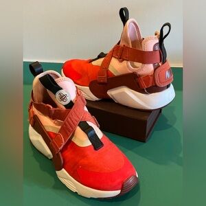 Nike Huarache City Girls Shoe Size 3Y